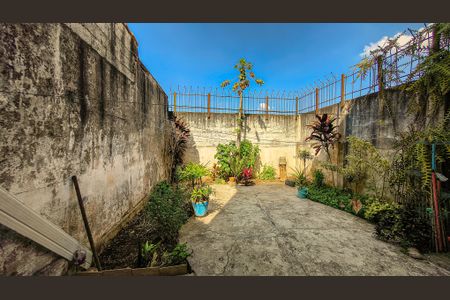 Casa à venda com 272m², 5 quartos e 2 vagasQuintal
