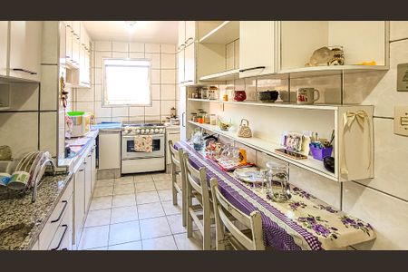 Casa à venda com 272m², 5 quartos e 2 vagasCozinha
