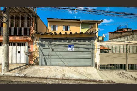 Casa à venda com 272m², 5 quartos e 2 vagasFachada com Plaquinha Instalada