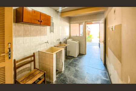 Casa à venda com 272m², 5 quartos e 2 vagasÁrea de Serviço
