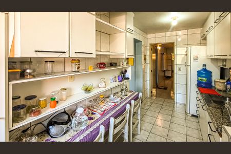 Casa à venda com 272m², 5 quartos e 2 vagasCozinha