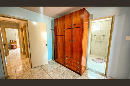 Casa à venda com 272m², 5 quartos e 2 vagasCloset da suíte
