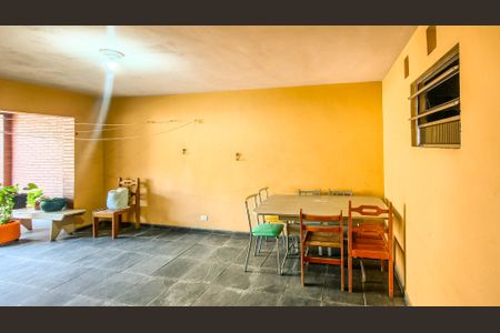Casa à venda com 272m², 5 quartos e 2 vagasÁrea de Serviço