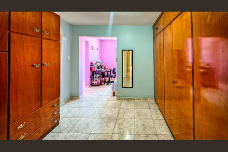 Casa à venda com 272m², 5 quartos e 2 vagasCloset da suíte