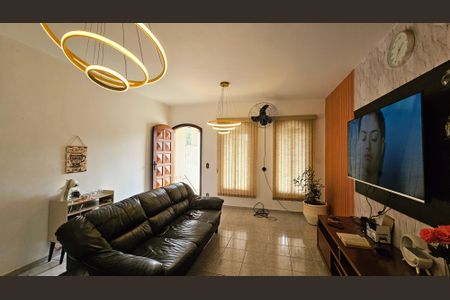 Casa à venda com 300m², 2 quartos e 2 vagas