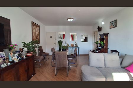 Apartamento à venda com 136m², 3 quartos e 1 vaga Apartamento à venda com 136m², 3 quartos e 1 vagaSala