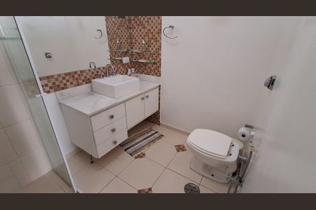 Apartamento à venda com 136m², 3 quartos e 1 vaga Apartamento à venda com 136m², 3 quartos e 1 vagaBanheiro Social