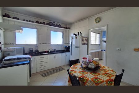 Apartamento à venda com 136m², 3 quartos e 1 vaga Apartamento à venda com 136m², 3 quartos e 1 vagaCozinha