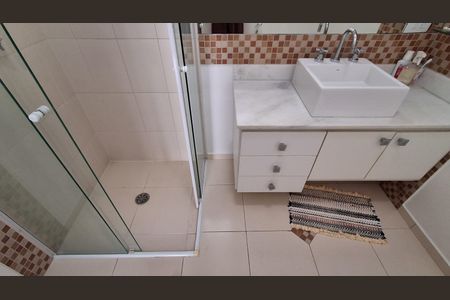 Apartamento à venda com 136m², 3 quartos e 1 vaga Apartamento à venda com 136m², 3 quartos e 1 vagaBanheiro Social