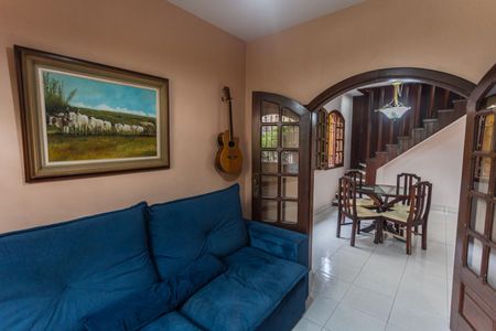 Casa à venda com 300m², 3 quartos e 2 vagasEscritório