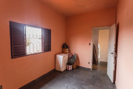Casa à venda com 300m², 3 quartos e 2 vagasQuarto de Serviço