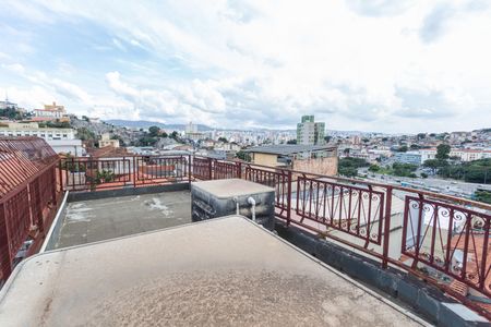 Casa à venda com 300m², 3 quartos e 2 vagasMirante