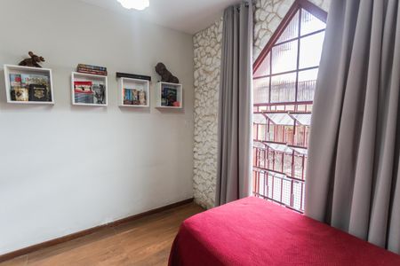 Casa à venda com 300m², 3 quartos e 2 vagasQuarto 2