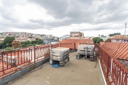 Casa à venda com 300m², 3 quartos e 2 vagasMirante