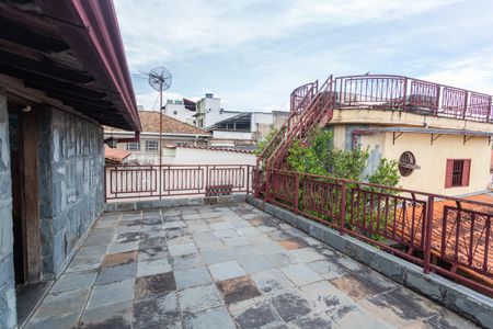 Casa à venda com 300m², 3 quartos e 2 vagasVaranda 2 do Terraço