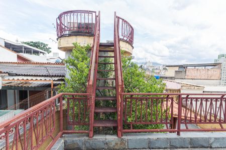Casa à venda com 300m², 3 quartos e 2 vagasEscada de Acesso ao Mirante