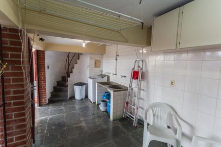 Casa à venda com 300m², 3 quartos e 2 vagasÁrea de Serviço