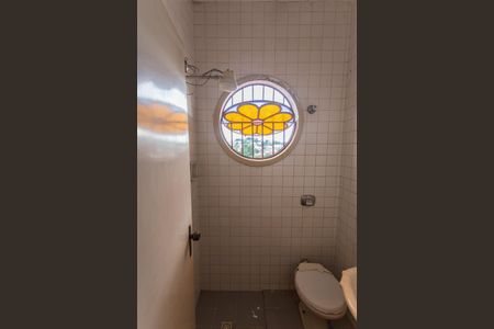 Casa à venda com 300m², 3 quartos e 2 vagasBanheiro de serviço