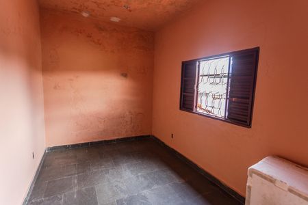 Casa à venda com 300m², 3 quartos e 2 vagasQuarto de Serviço