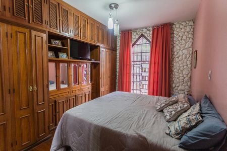 Casa à venda com 300m², 3 quartos e 2 vagasSuíte