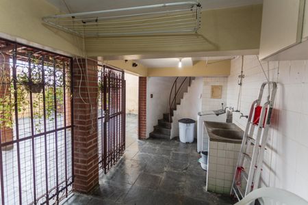 Casa à venda com 300m², 3 quartos e 2 vagasÁrea de Serviço