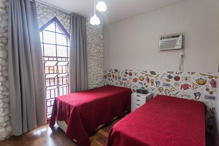 Casa à venda com 300m², 3 quartos e 2 vagasQuarto 2