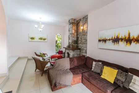 Sala de casa à venda com 3 quartos, 300m² em São Cristóvão, Belo Horizonte