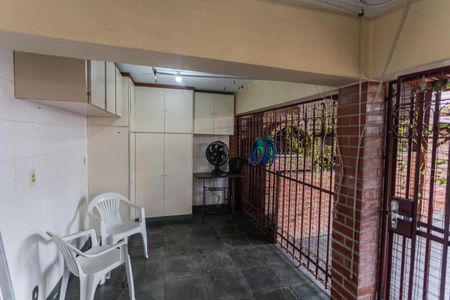 Casa à venda com 300m², 3 quartos e 2 vagasÁrea de Serviço