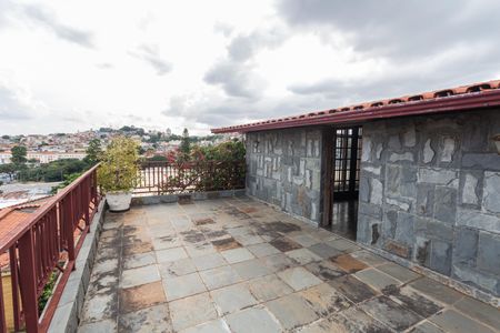 Casa à venda com 300m², 3 quartos e 2 vagasVaranda 2 do Terraço