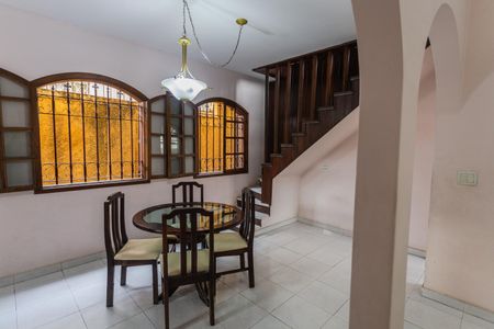 Casa à venda com 300m², 3 quartos e 2 vagasCopa