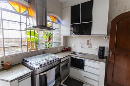 Casa à venda com 300m², 3 quartos e 2 vagasCozinha