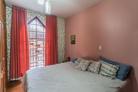 Casa à venda com 300m², 3 quartos e 2 vagasSuíte