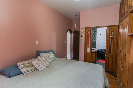 Casa à venda com 300m², 3 quartos e 2 vagasSuíte