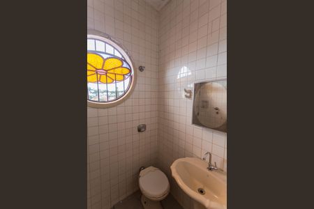 Casa à venda com 300m², 3 quartos e 2 vagasBanheiro de serviço