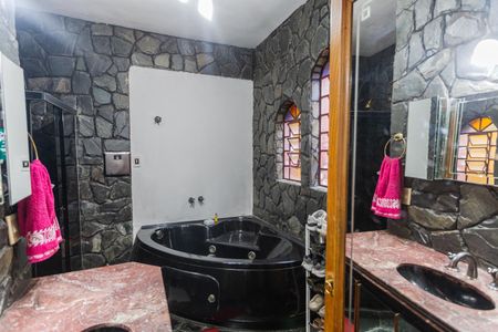 Casa à venda com 300m², 3 quartos e 2 vagasBanheiro da Suíte