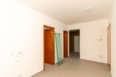 Sala de apartamento para alugar com 2 quartos, 41m² em Vila Paulo Silas, São Paulo