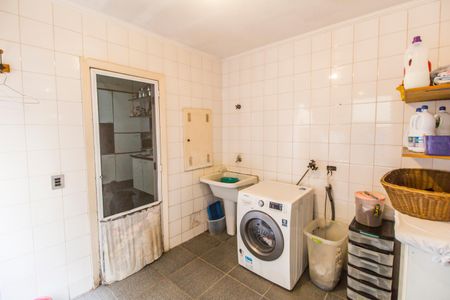 Casa de condomínio para alugar com 330m², 4 quartos e 5 vagasÁrea de Serviço