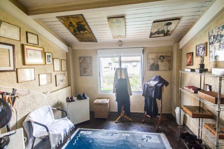 Casa de condomínio para alugar com 330m², 4 quartos e 5 vagasSuíte