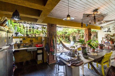 Casa de condomínio para alugar com 330m², 4 quartos e 5 vagasÁrea gourmet