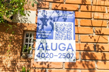 Casa de condomínio para alugar com 330m², 4 quartos e 5 vagasVista da Rua