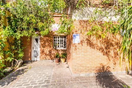 Casa de condomínio para alugar com 330m², 4 quartos e 5 vagasVista da Rua