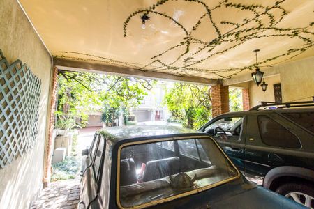 Casa de condomínio para alugar com 330m², 4 quartos e 5 vagasGaragem