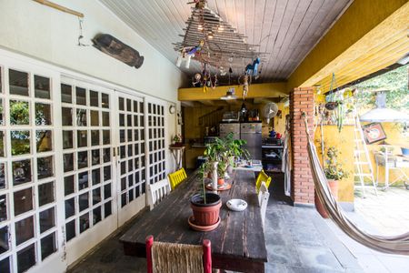 Casa de condomínio para alugar com 330m², 4 quartos e 5 vagasÁrea gourmet