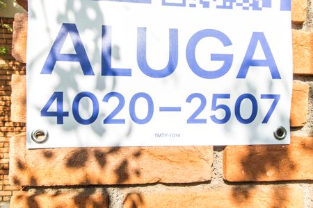 Casa de condomínio para alugar com 330m², 4 quartos e 5 vagasVista da Rua