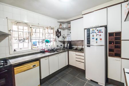 Casa de condomínio para alugar com 330m², 4 quartos e 5 vagasCozinha