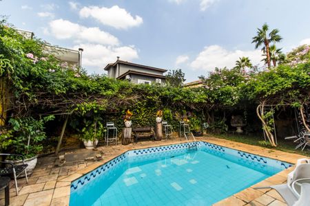 Casa de condomínio para alugar com 330m², 4 quartos e 5 vagasPiscina