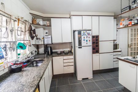 Casa de condomínio para alugar com 330m², 4 quartos e 5 vagasCozinha