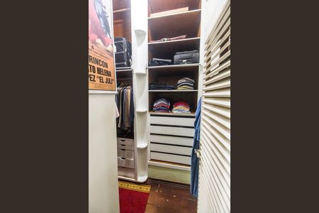 Casa de condomínio para alugar com 330m², 4 quartos e 5 vagasCloset da suíte