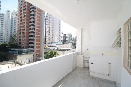 Apartamento para alugar com 105m², 3 quartos e 1 vagaÁrea de Serviço