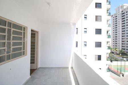 Apartamento para alugar com 105m², 3 quartos e 1 vagaÁrea de Serviço